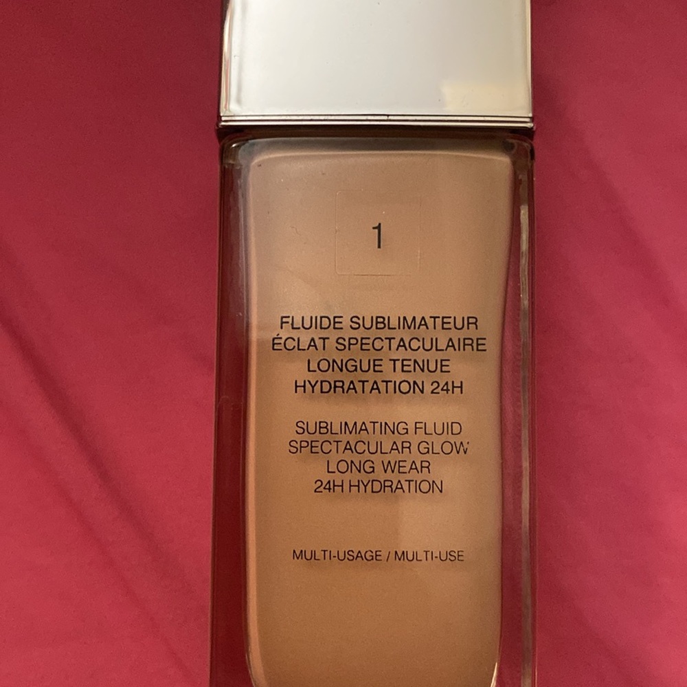 Dior Makeup Set with Gold and Red Accents - Picture 6 of 6